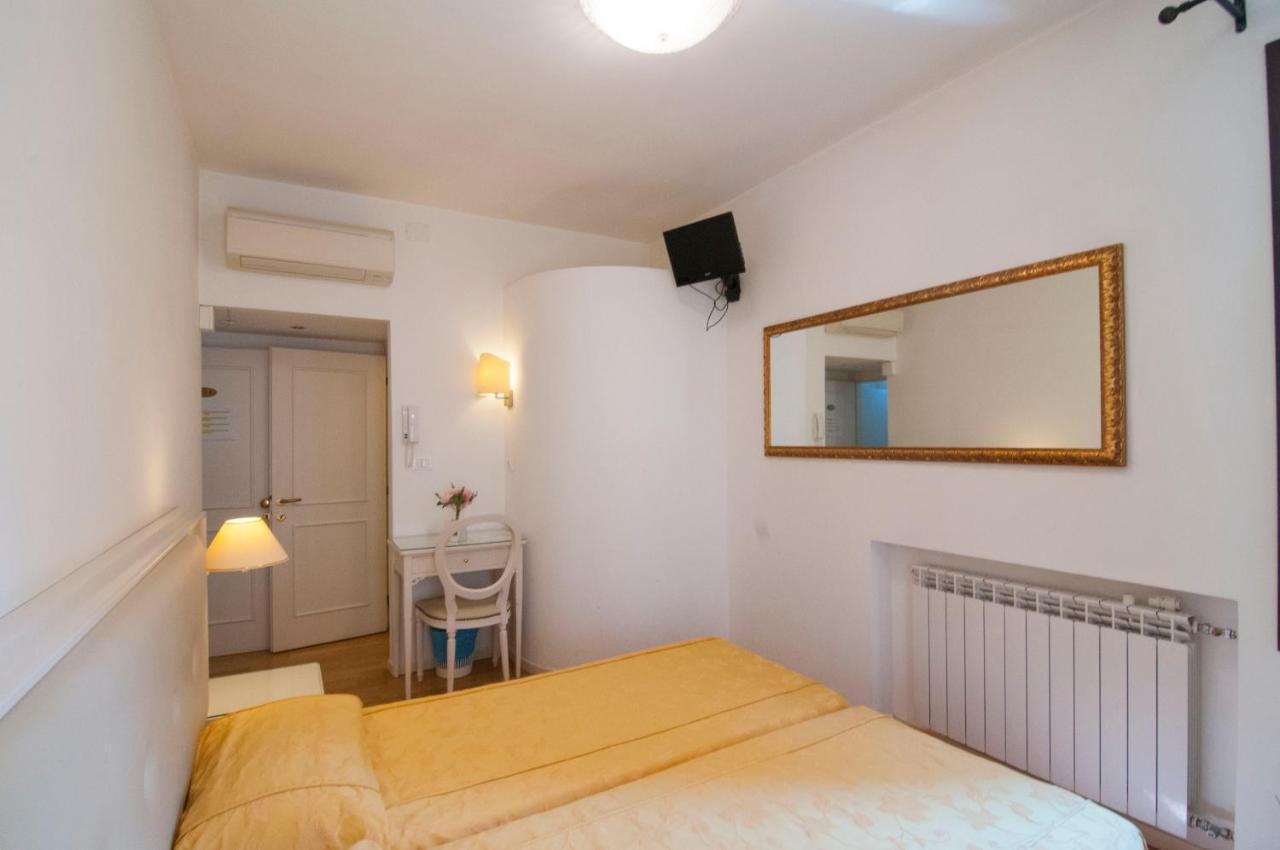 Albergo Ai Tolentini Venecia Exterior foto