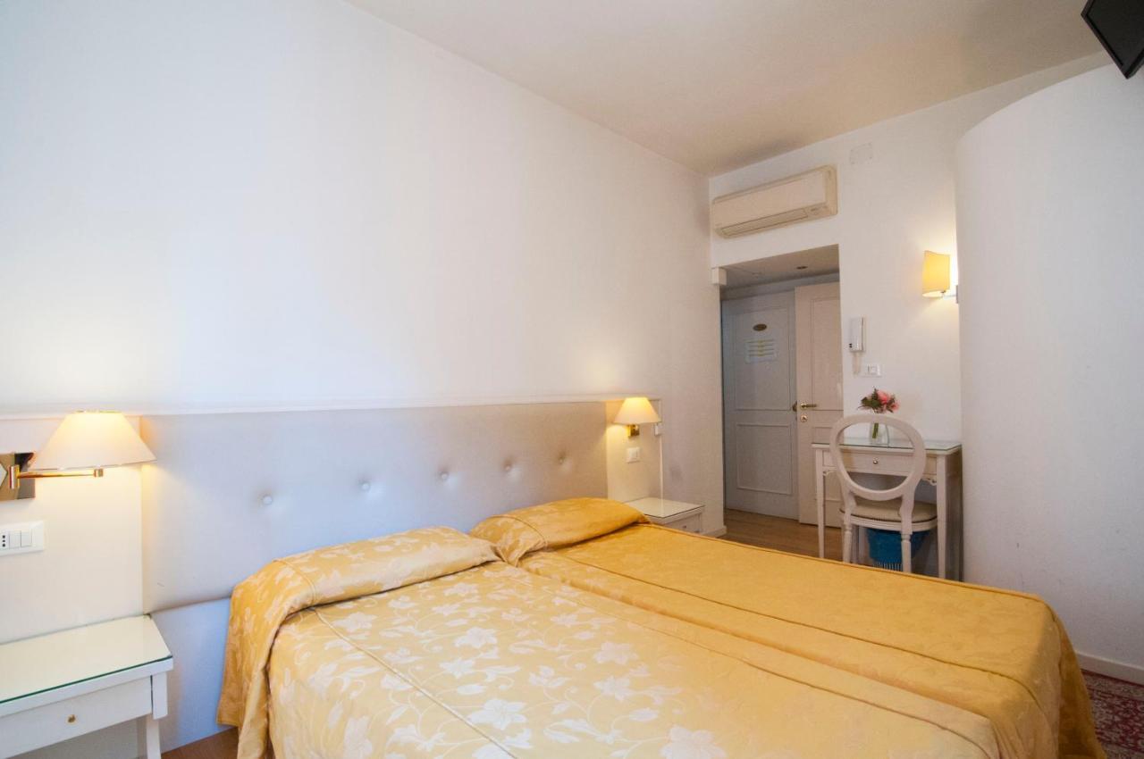 Albergo Ai Tolentini Venecia Exterior foto