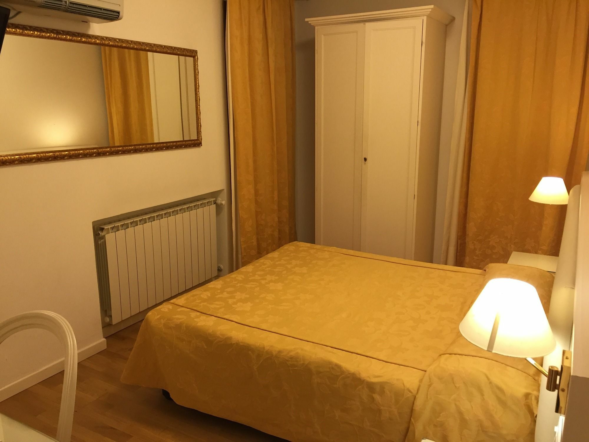Albergo Ai Tolentini Venecia Exterior foto
